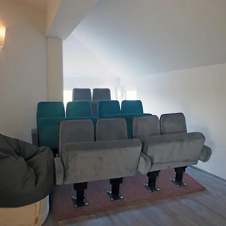 Vier-winde-villa Mit Eigenem Schwimmbad * Hohen Wieschendorf