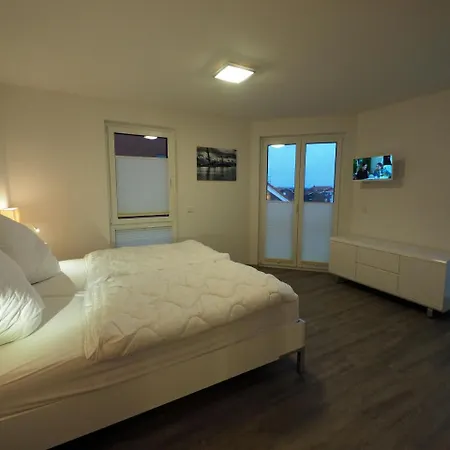 Vier-winde-villa Mit Eigenem Schwimmbad Villa *